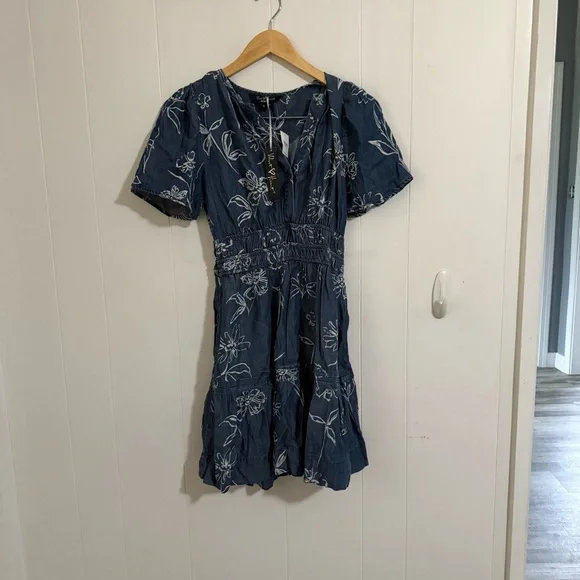 Velvet Heart Dresses | Velvet Heart Blue And White Floral Mini Dress | Color: Blue/White | Size: Xs | Snyvicci71's Closet Velvet Heart Dresses | Velvet Heart Blue And White Floral Mini Dress | Color: Blue/White | Size: Xs | Snyvicci71's Closet